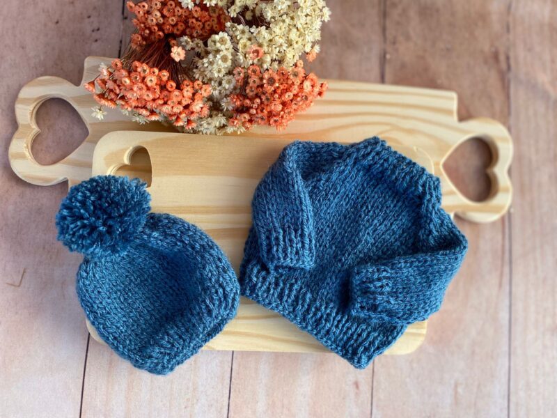 SUÉTER COM TOUQUINHA POMPOM–  TRICOT.