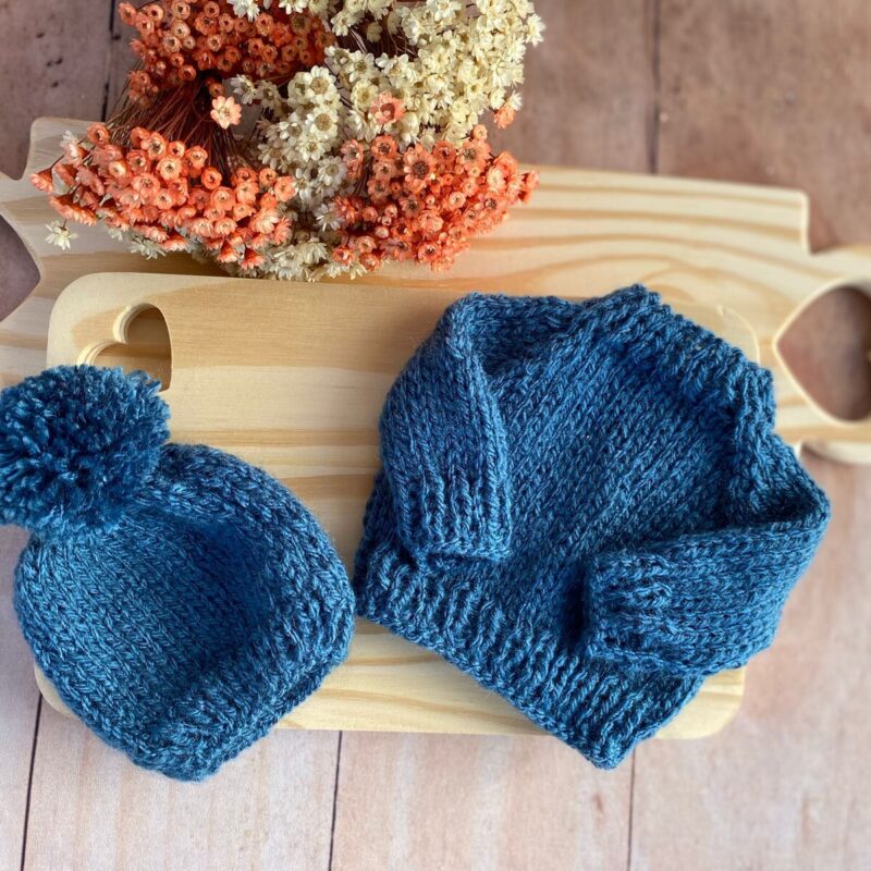 SUÉTER COM TOUQUINHA POMPOM–  TRICOT.